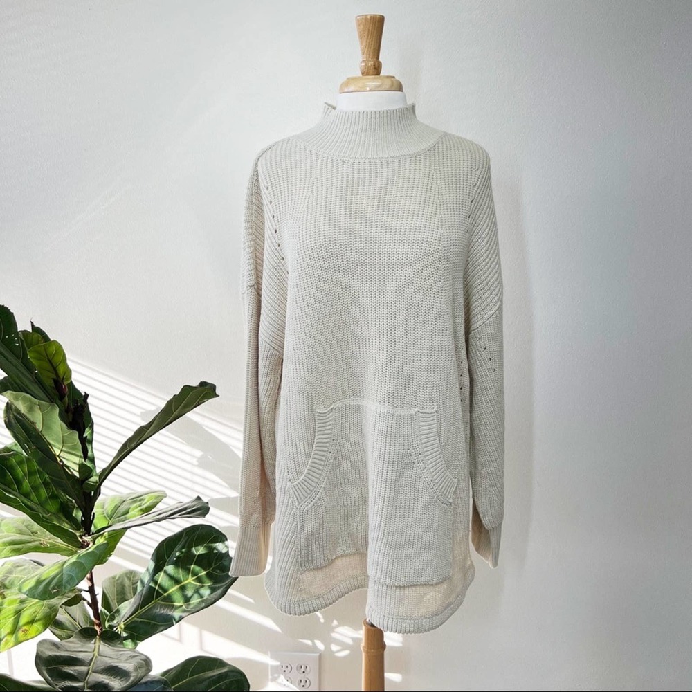 RDI Women’s Knit Mock Neckline Cream Knit Kangaroo Pocket Sweater Tunic Style